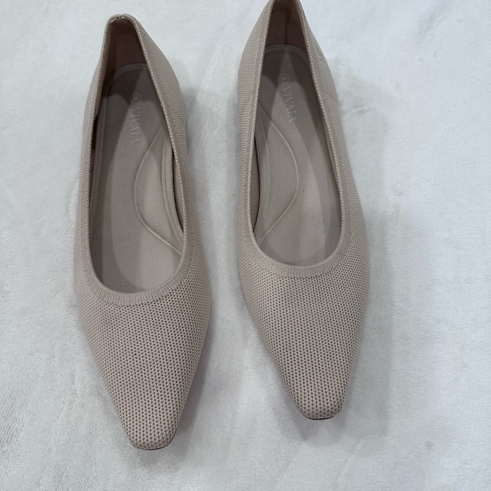 VIVAIA Women's Pointed Knit Flats in Taupe
